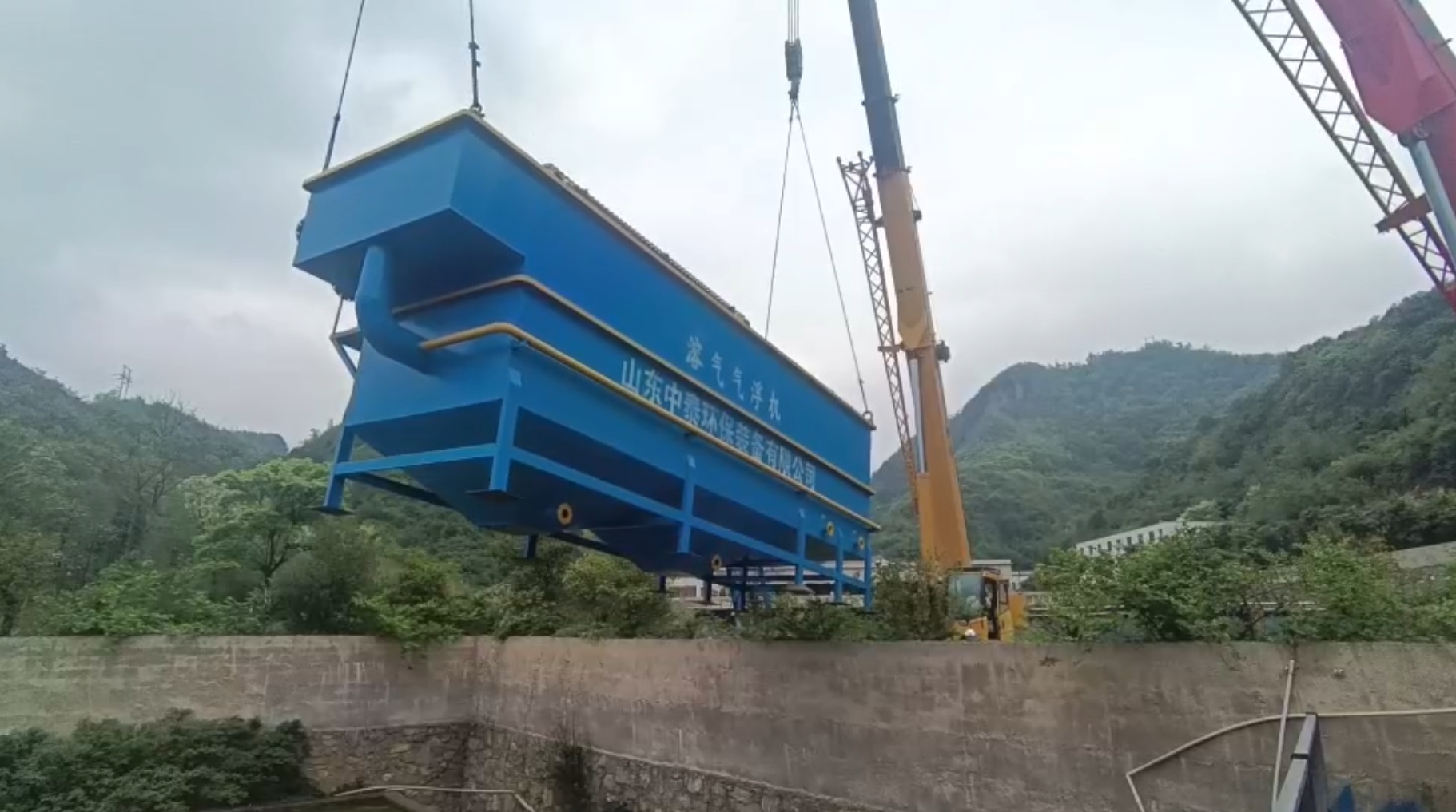 氣浮機(jī)，高效氣浮機(jī)，溶氣氣浮機(jī)，氣浮機(jī)安裝現(xiàn)場(chǎng)